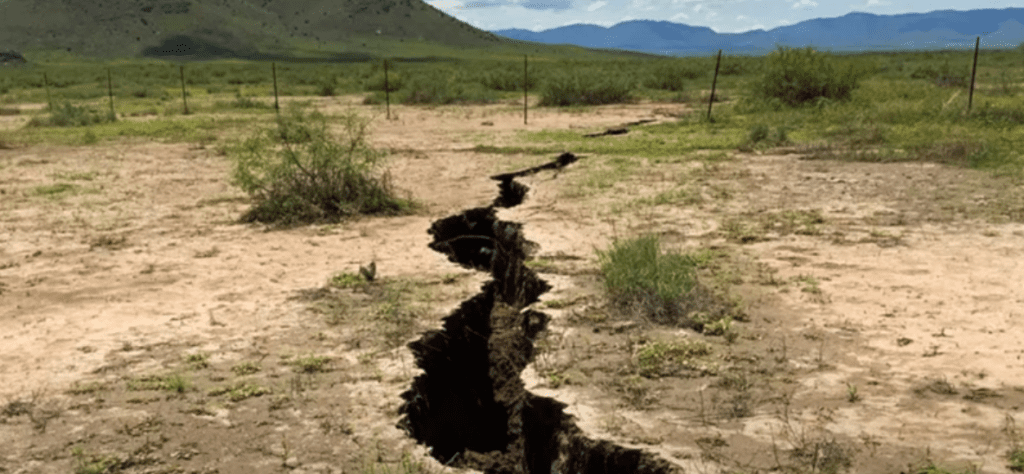 Groundwater depletion leading to fissures across US Southwest | Western ...